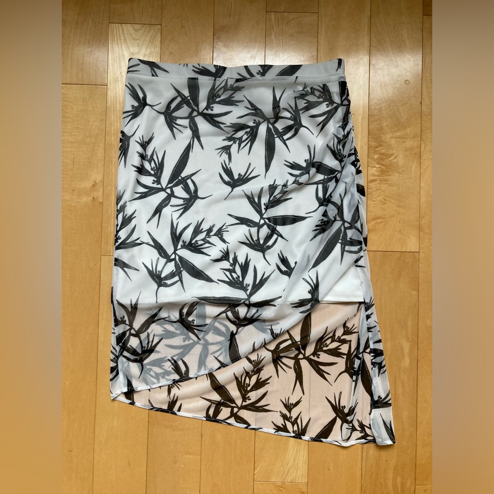 Le Chateau Vintage Y2K Black and White Floral Skirt